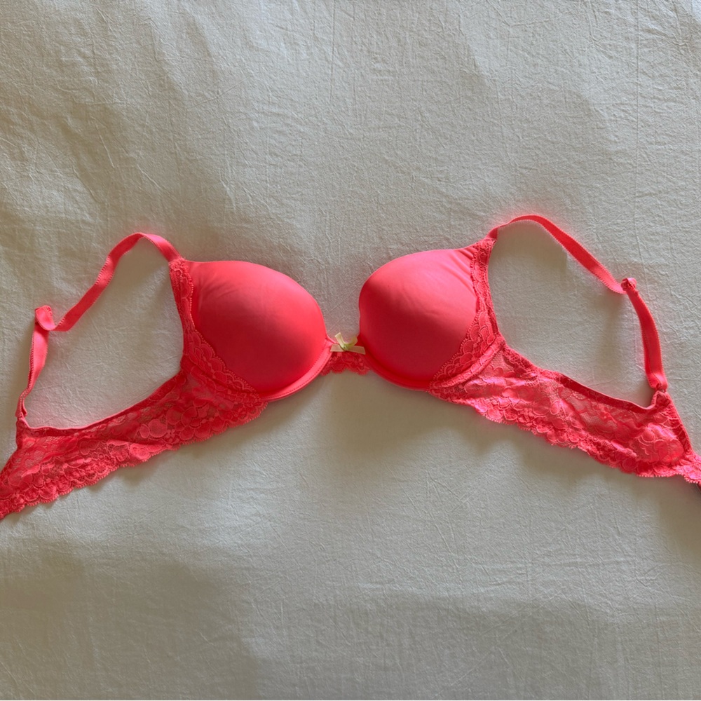 Victoria Secret Dream Angels push up bras size 34A hot pink lace